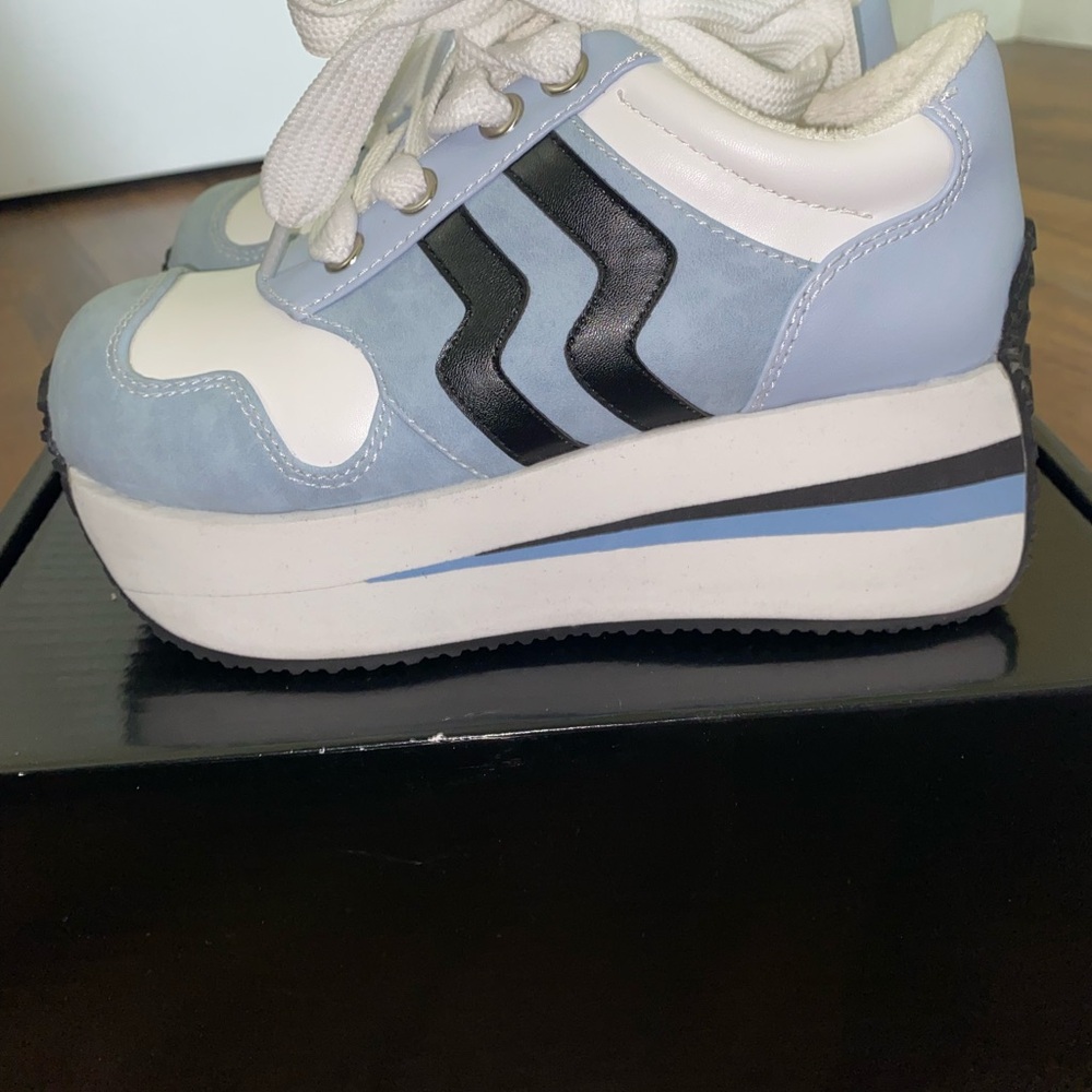 Stylish Women's Platform Sneakers - Light Blue, White, and Black